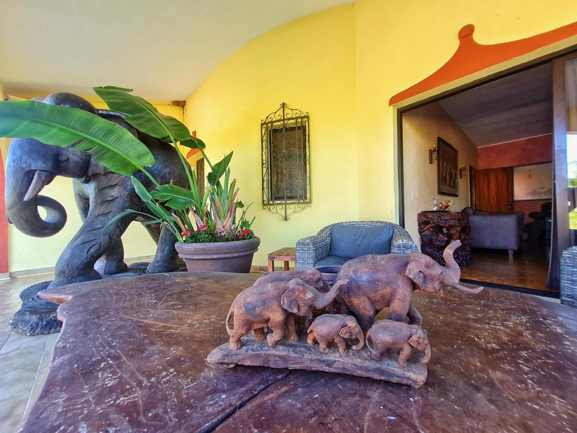 Villa Paraiso - Naturism Optional Adults Only Porches  Habitación foto
